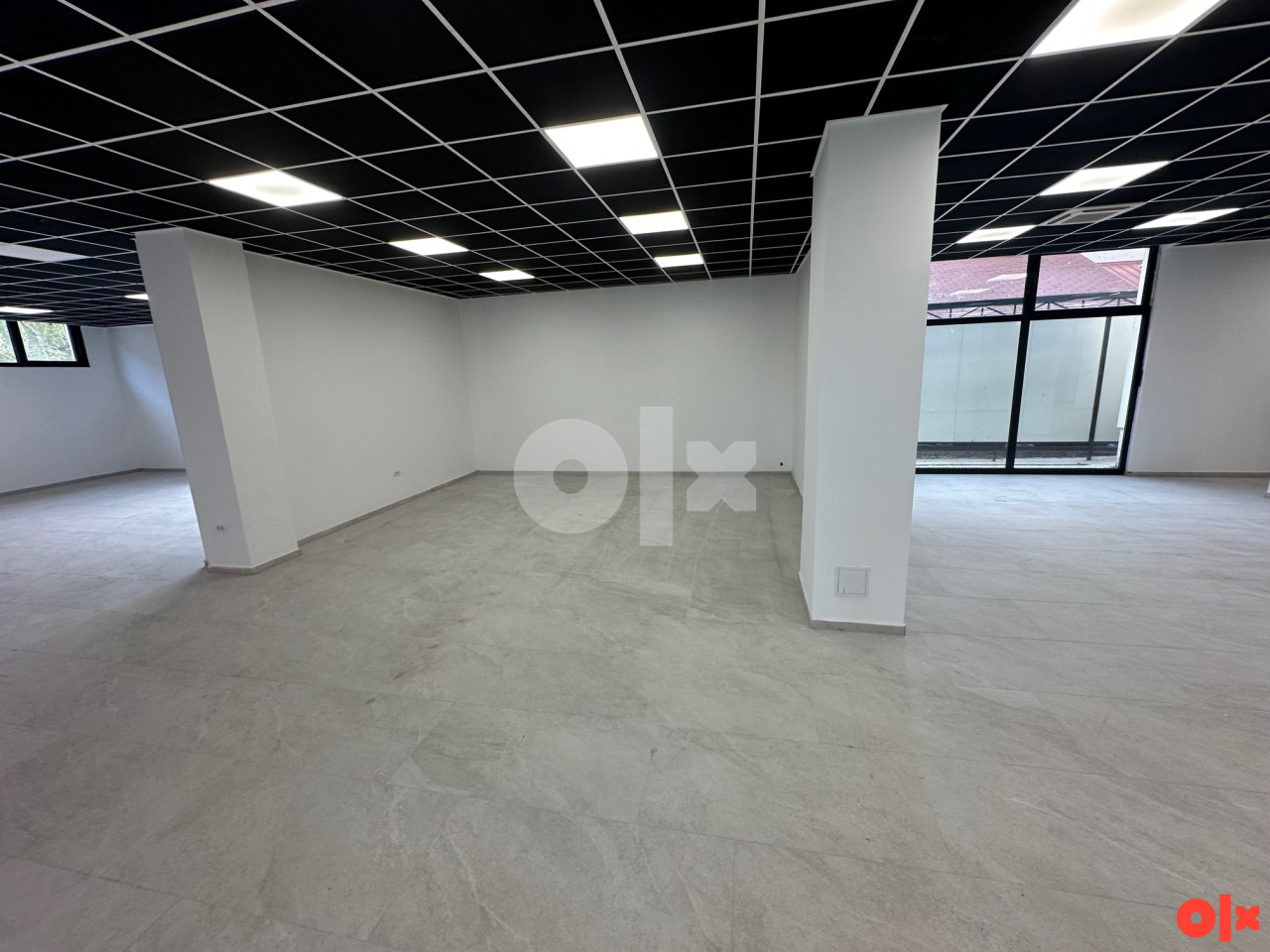 Poslovni prostor Banja Luka 411m2+37m2(TERASA)-EXTRA LOKACIJA 3