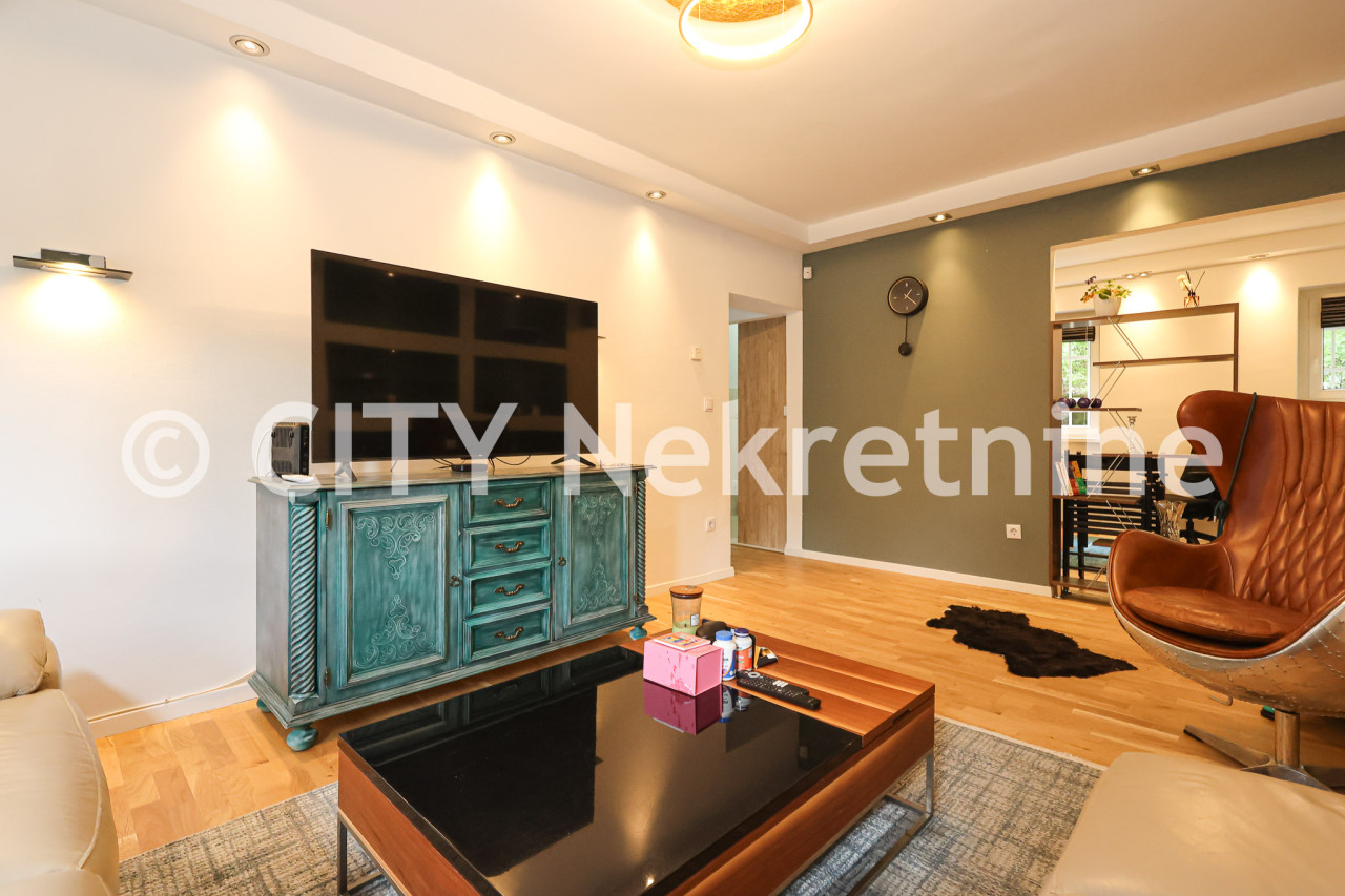 Trosoban adaptiran stan - Centar - Marijin Dvor - 83 m2 (55 m2) photo 4