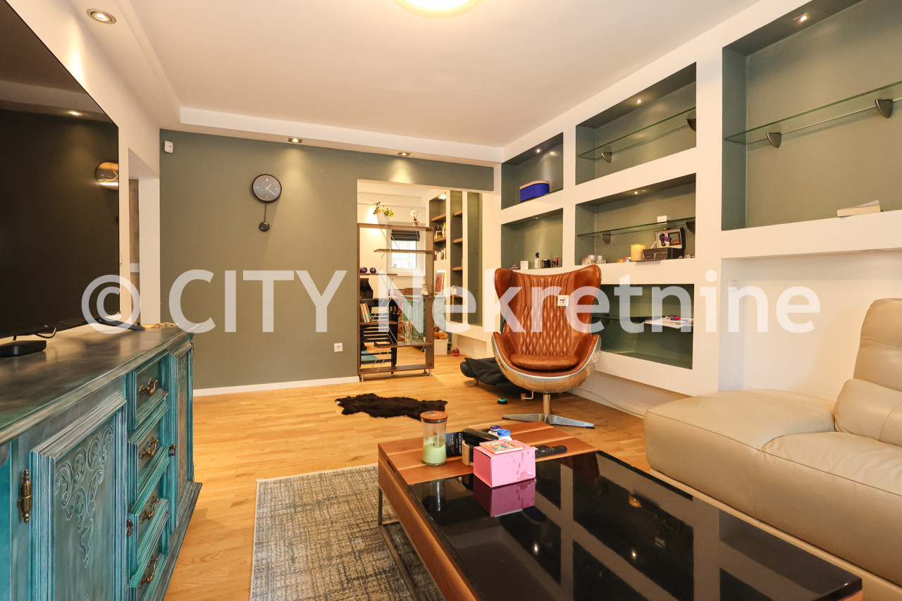 Trosoban adaptiran stan - Centar - Marijin Dvor - 83 m2 (55 m2) 6