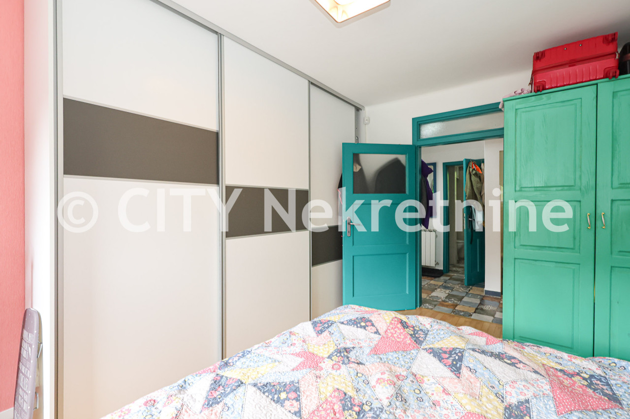 Trosoban adaptiran stan - Centar - Marijin Dvor - 83 m2 (55 m2) 12