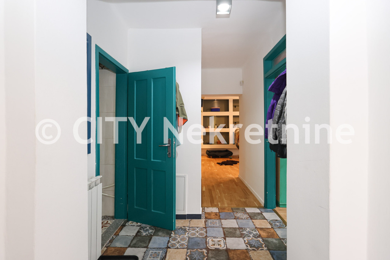 Trosoban adaptiran stan - Centar - Marijin Dvor - 83 m2 (55 m2) 17