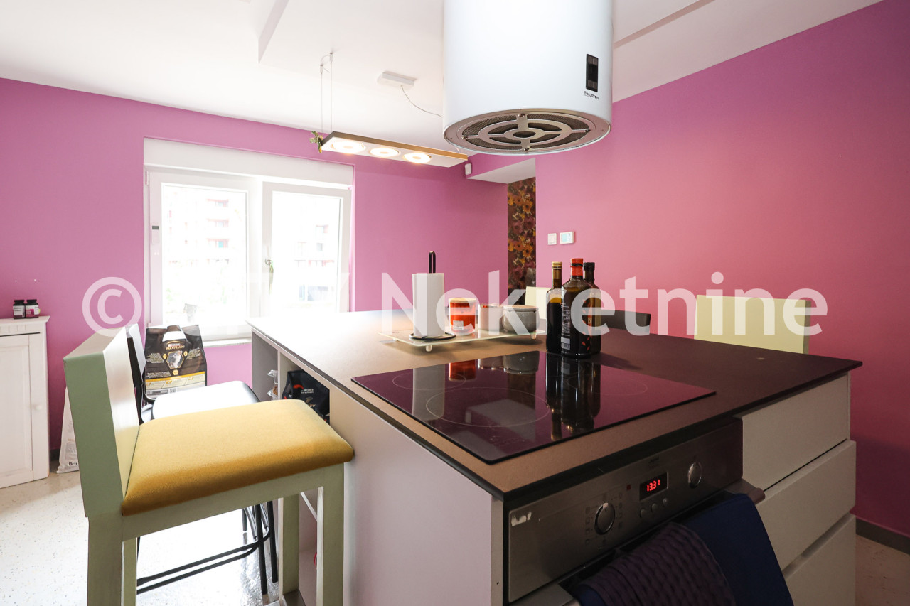 Trosoban adaptiran stan - Centar - Marijin Dvor - 83 m2 (55 m2) 21