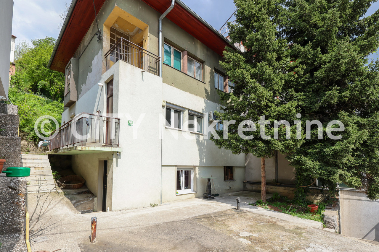 Trosoban adaptiran stan - Centar - Marijin Dvor - 83 m2 (55 m2) 25