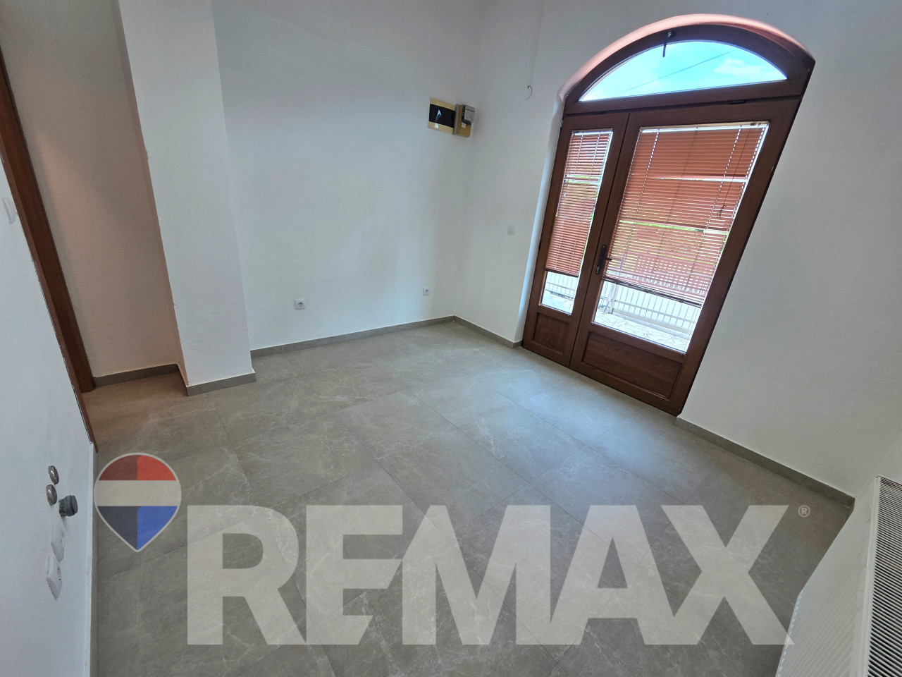 Funkcionalan prostor za najam, 20m2, parking, kod TC Tropic 2