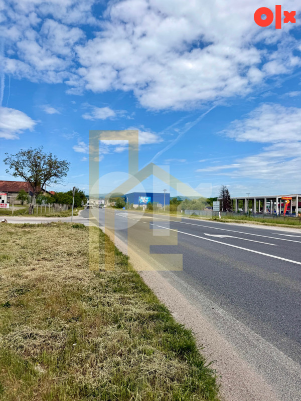 Zemljište sa pripadajućim poslovnim prostorom, Dragočaj 12