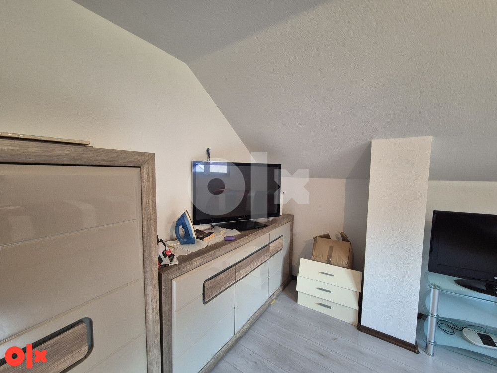 Vikendica sa zemljištem, 108 m2, 3000 m2, Prača 21