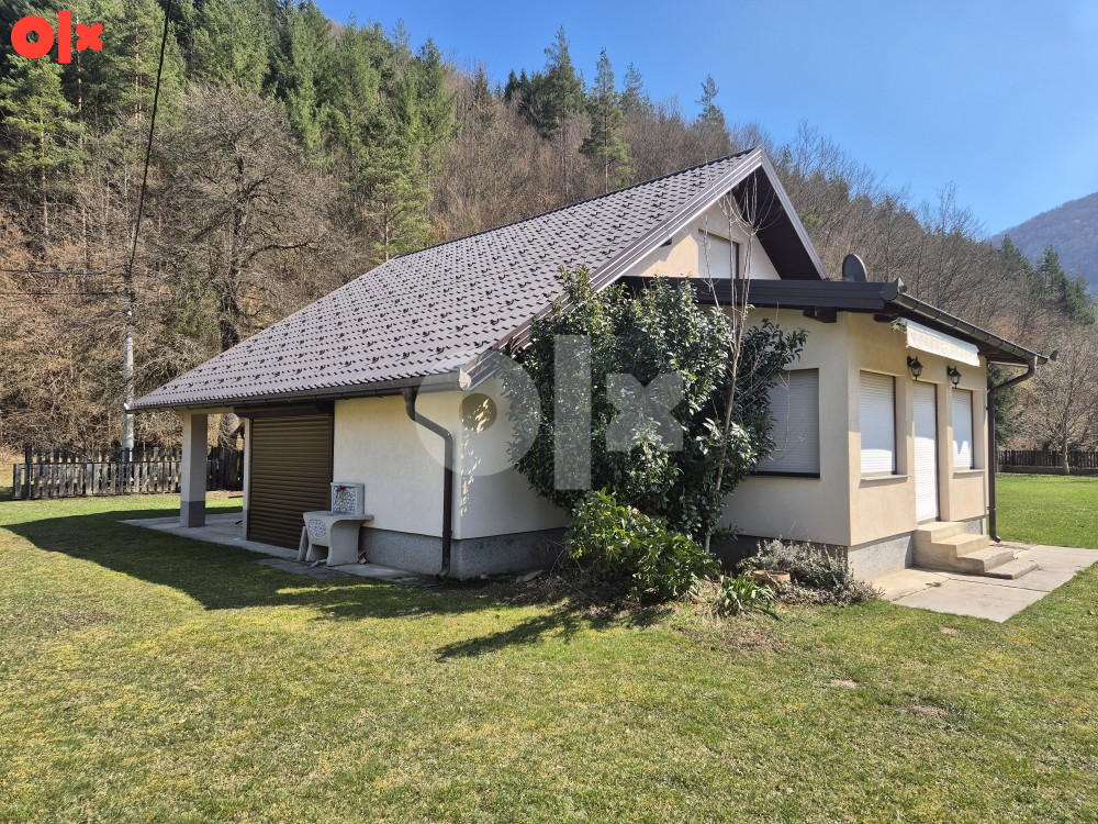 Vikendica sa zemljištem, 108 m2, 3000 m2, Prača