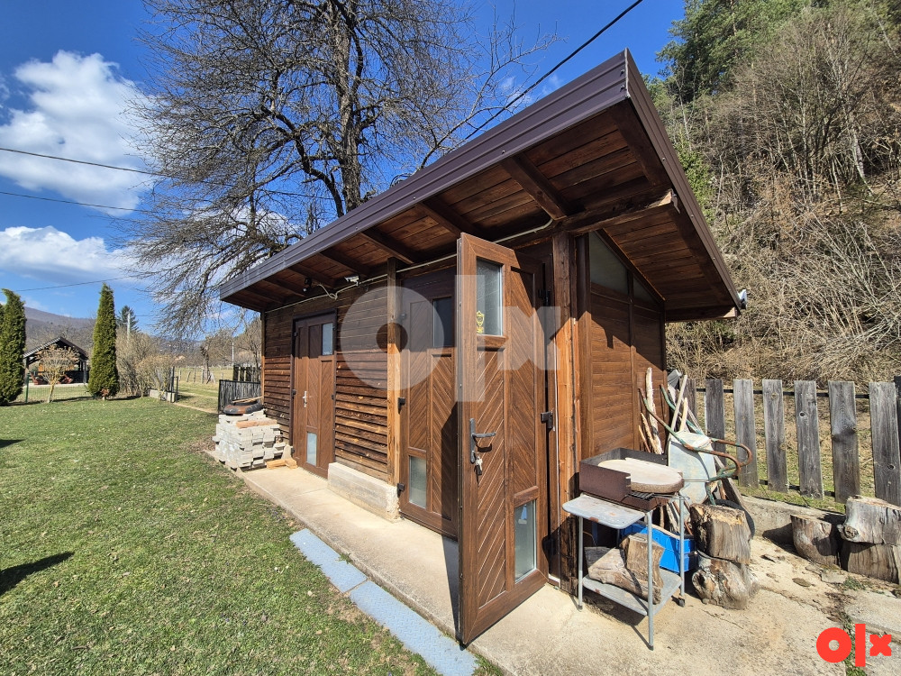 Vikendica sa zemljištem, 108 m2, 3000 m2, Prača 25