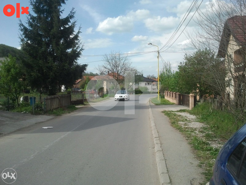 Zemljište Lukavac 1057m2 2