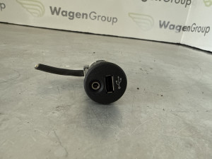 Usb aux konektor nssan qashqai j10 2015