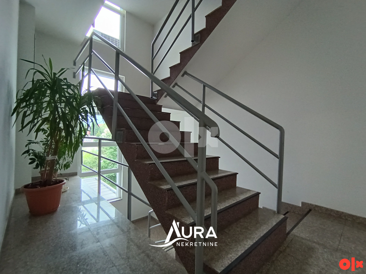AURA/ Kancelarija 40m2 / Stup, Ilidža 12