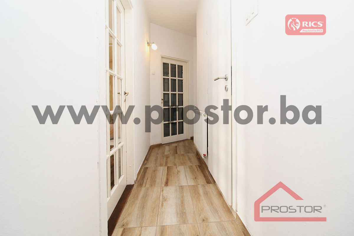 PROSTOR prodaje: Trosoban stan, Baščaršija 16