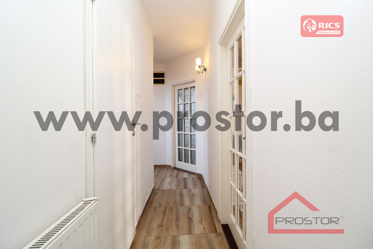 PROSTOR prodaje: Trosoban stan, Baščaršija 18