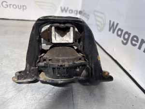 Nosac motora Nissan Qashqai J11 2015 (fotografija 2)