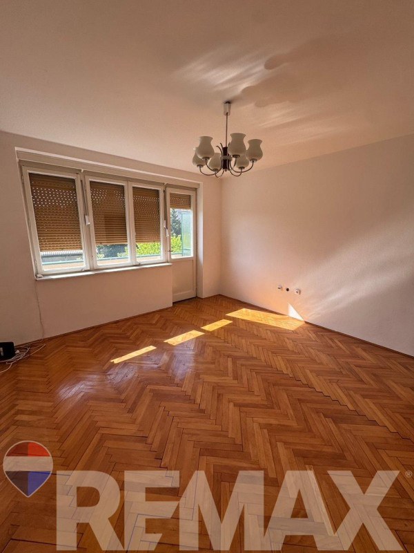 Trosoban stan 80m2 sa garažom, parkingom i ostavom |  Nova Varoš
