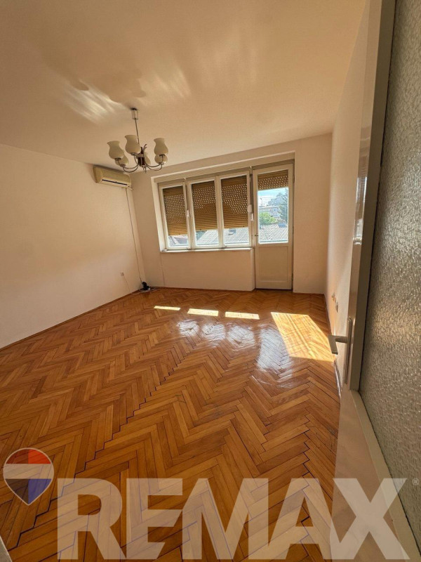 Trosoban stan 80m2 sa garažom, parkingom i ostavom |  Nova Varoš 2