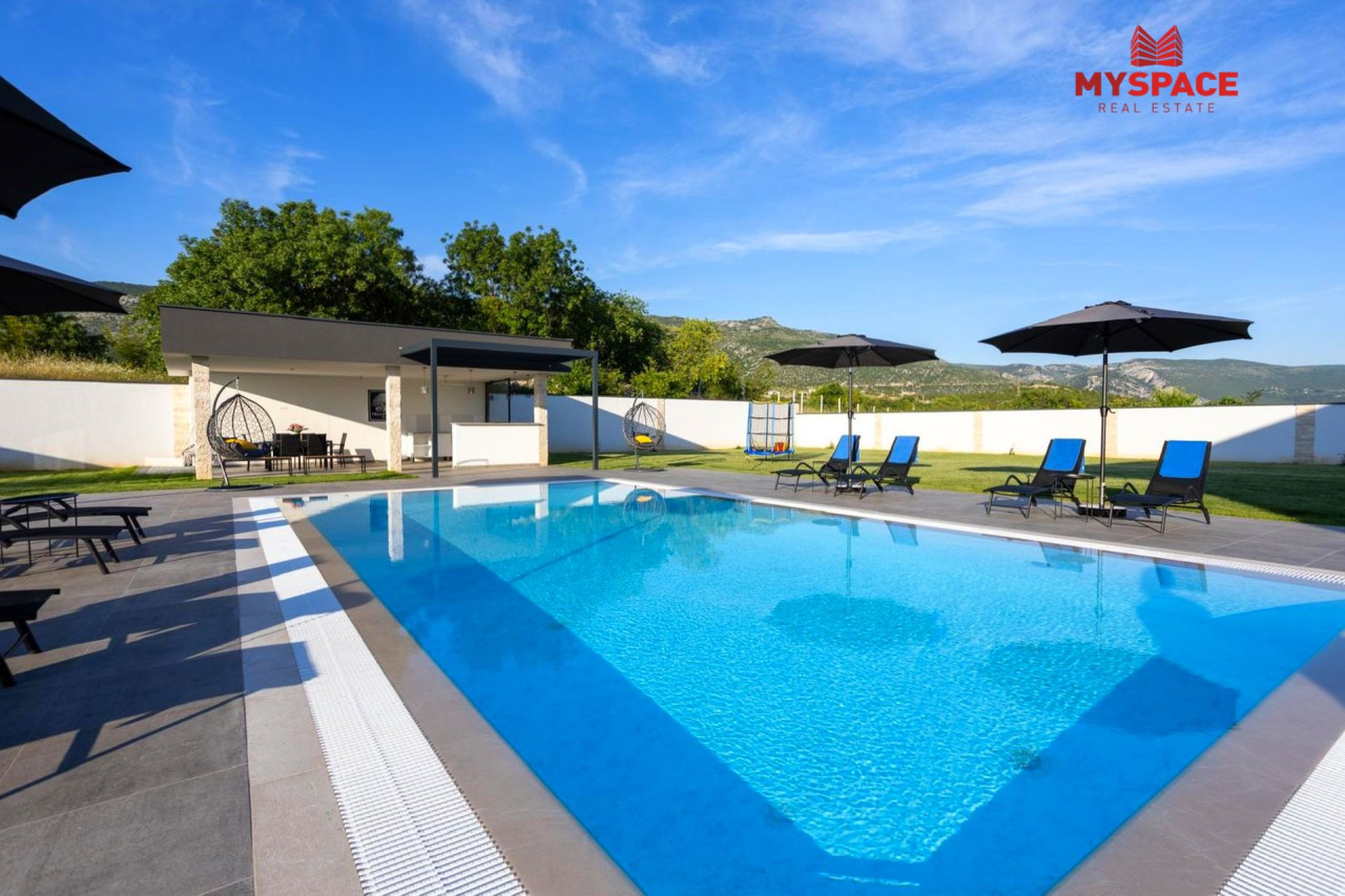 MY SPACE/ LUX Vila sa bazenom/ Blagaj/ 550 m² – pohled 5
