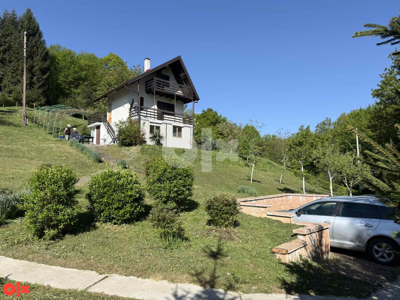 Vikendica sa zemljištem 1700m2 Lauš - Kosovska ulica
