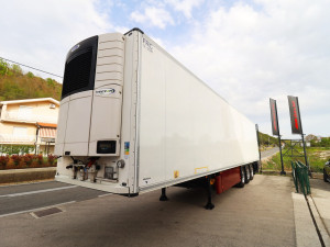 Poluprikolica Schmitz Cargobull Hladnjača Doppelstock S3B Alcoa