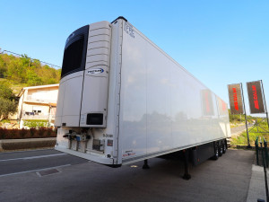 Poluprikolica Schmitz Cargobull Hladnjača Doppelstock S3B Alcoa