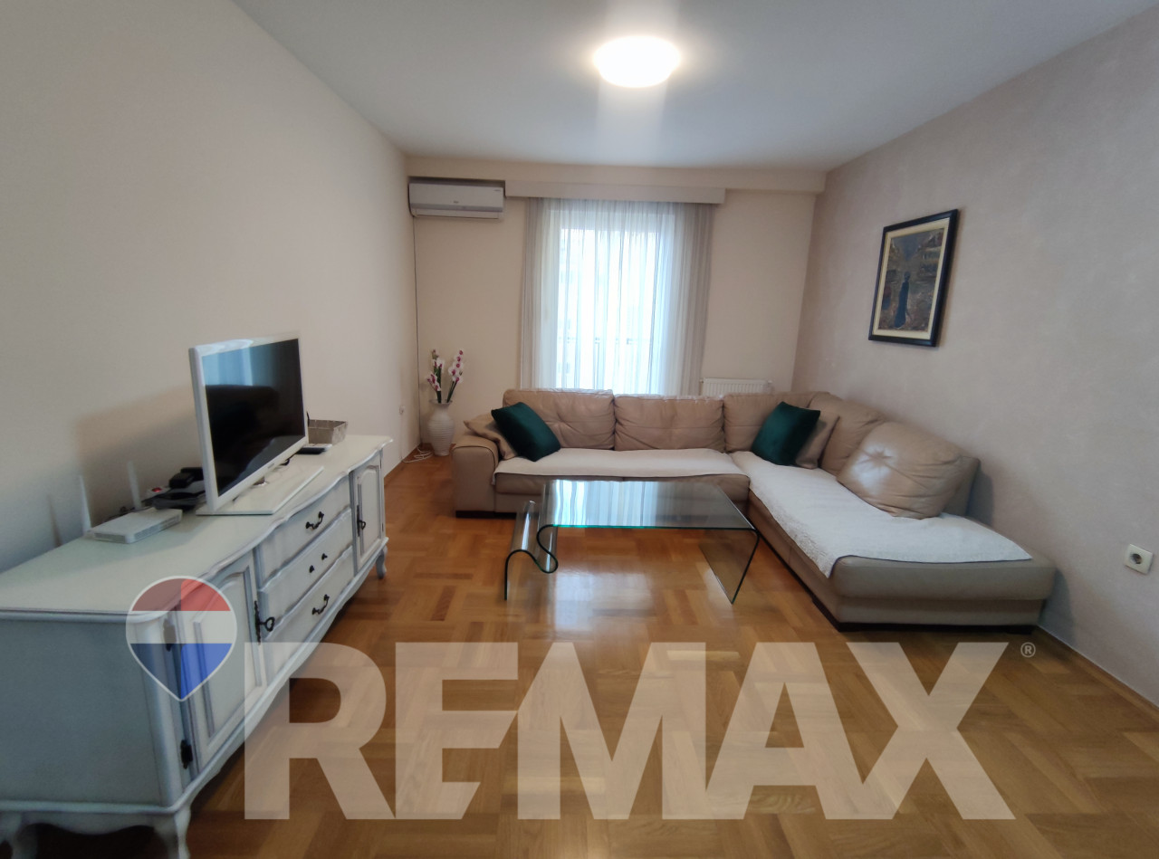 Dvosoban stan novije gradnje 52m2, centar/Jevrejska