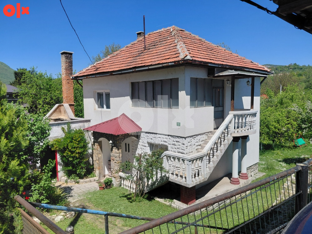 Kuća Kakanj 2 sprata, okucnica 700m2, pomocni objekti,1/1