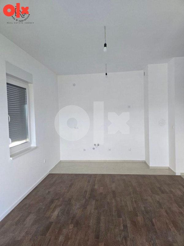 Nov, trosoban stan sa upotr.dozvolom- 63m2 2