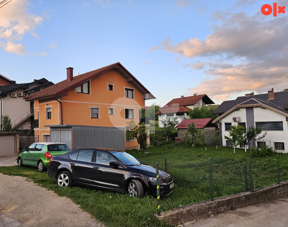 Porodična kuća sa okućnicom 3