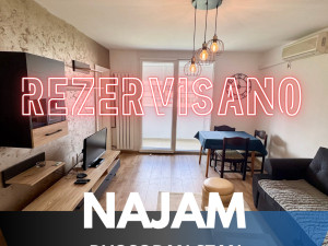 Iznajmljuje se namješten trosoban stan u naselju Borik
