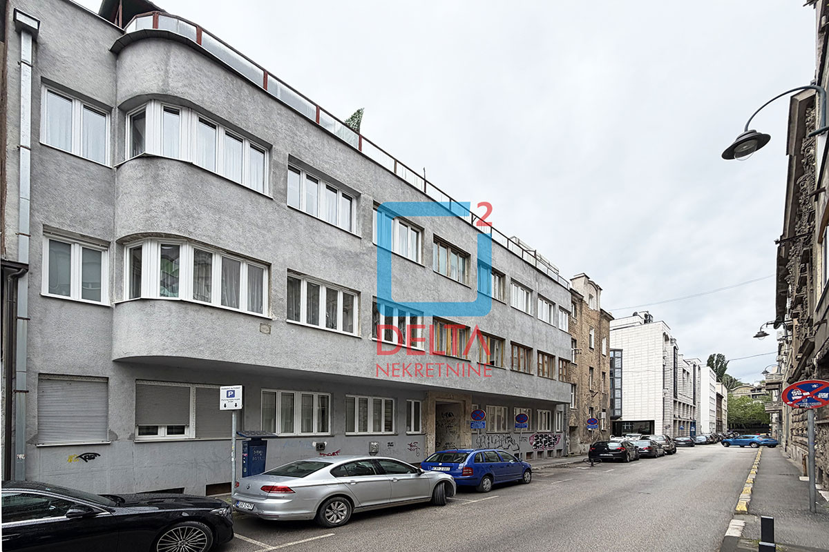 Četverosoban stan / 73 m2 / 1. sprat / Centar / Danijela Ozme