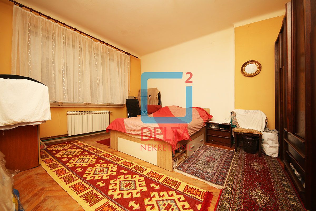 Četverosoban stan / 73 m2 / 1. sprat / Centar / Danijela Ozme 6