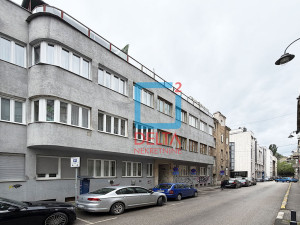 Četverosoban stan / 73 m2 / 1. sprat / Danijela Ozme / Centar
