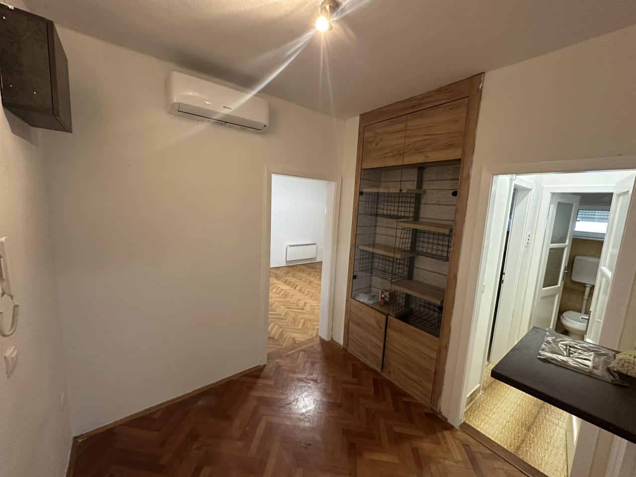 Trosoban stan u strogom centru - 75 m2 2