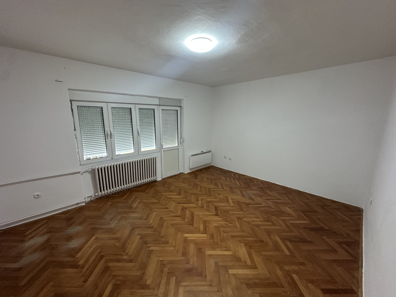 Trosoban stan u strogom centru - 75 m2 3