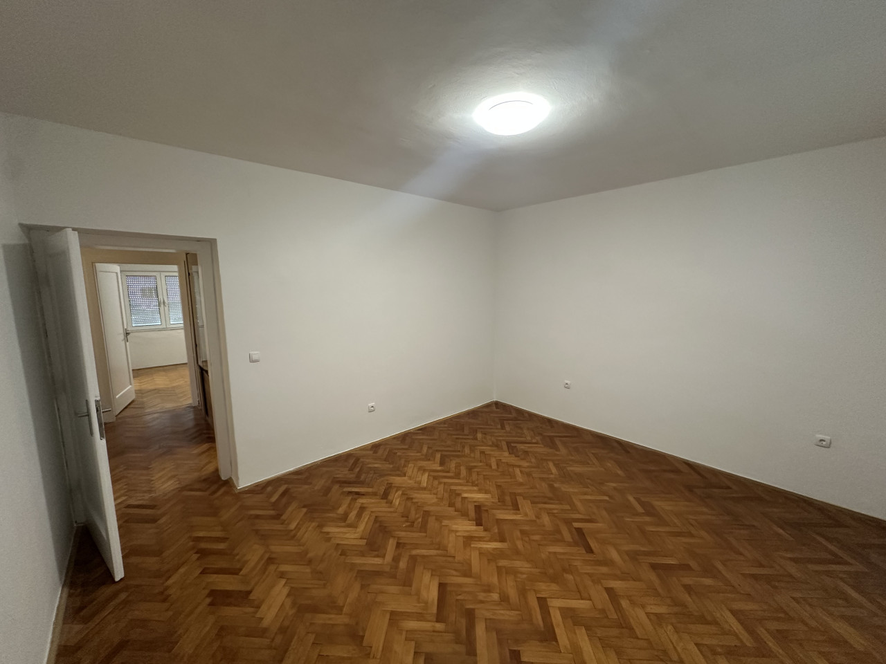 Trosoban stan u strogom centru - 75 m2 8