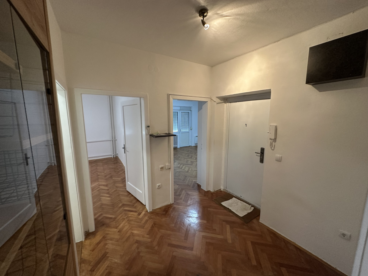 Trosoban stan u strogom centru - 75 m2 19