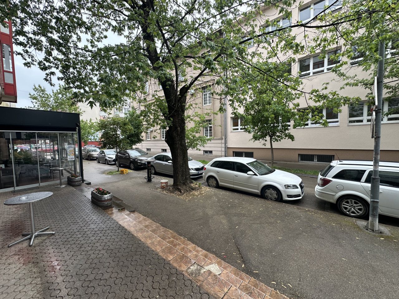 Trosoban stan u strogom centru - 75 m2 36