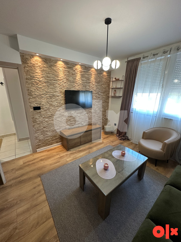 IZNAJMLJUJEM STAN MOSTAR 49m2 (NA STAROM VELEŽOVU)
