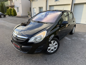 Opel Corsa 1.3 dte 70 kw ,servisna knjiga,dva kljuca ,OCARINJENA