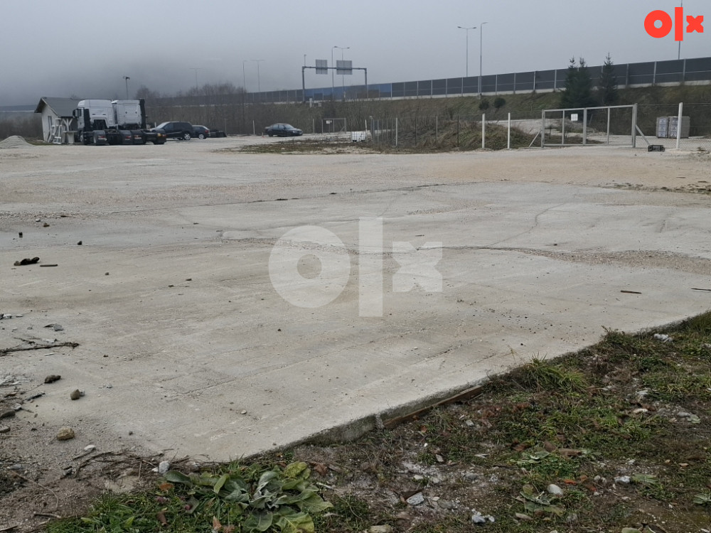 Iznajmljujem platz 5000m2,ogradjen,kod petlje auto puta 2