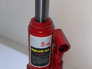 DIZALICA ZA AUTO 5T