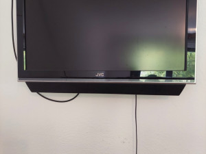 TELEVIZOR TV  LCD   JVC  32" + Zidni nosači