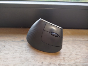 Logitech MX Vertical Ergonomski miš