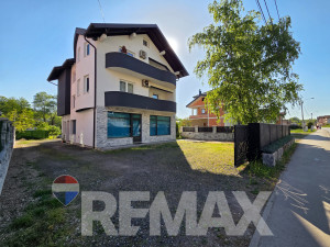 Kuća 3 etaže, sa poslovnim prostorom i garažom, plac 908m2 photo 3