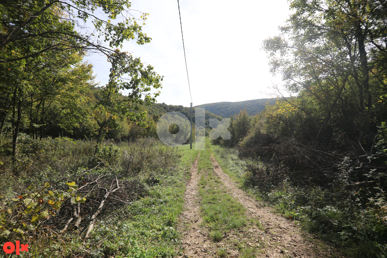 Zemljište na prodaju sa nezavršenom kućom, Sanski Most, 27217m2 2