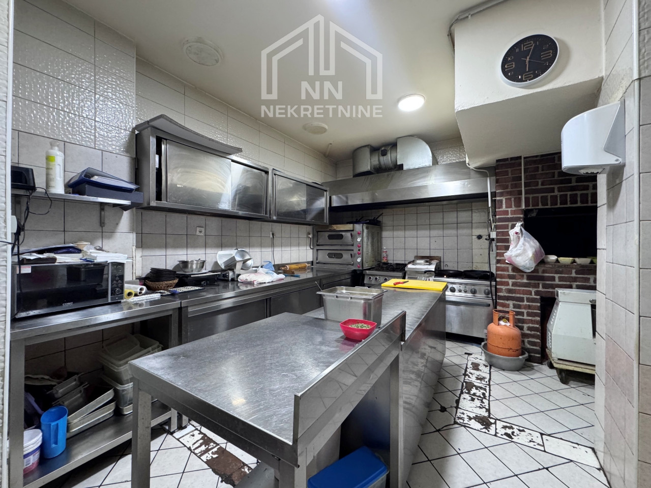 NN Nekretnine : Apartmani i ugostiteljski biznis - Centar 17