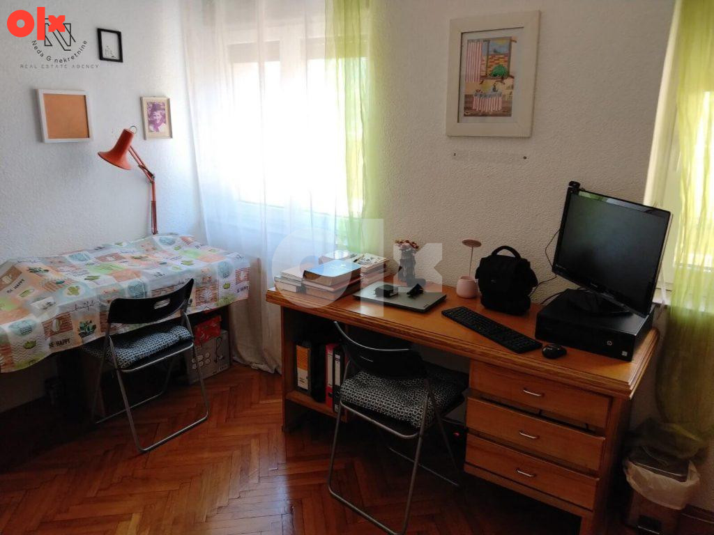 Kozarska ulica- Hiseta; novija kuća sa okuć. 14