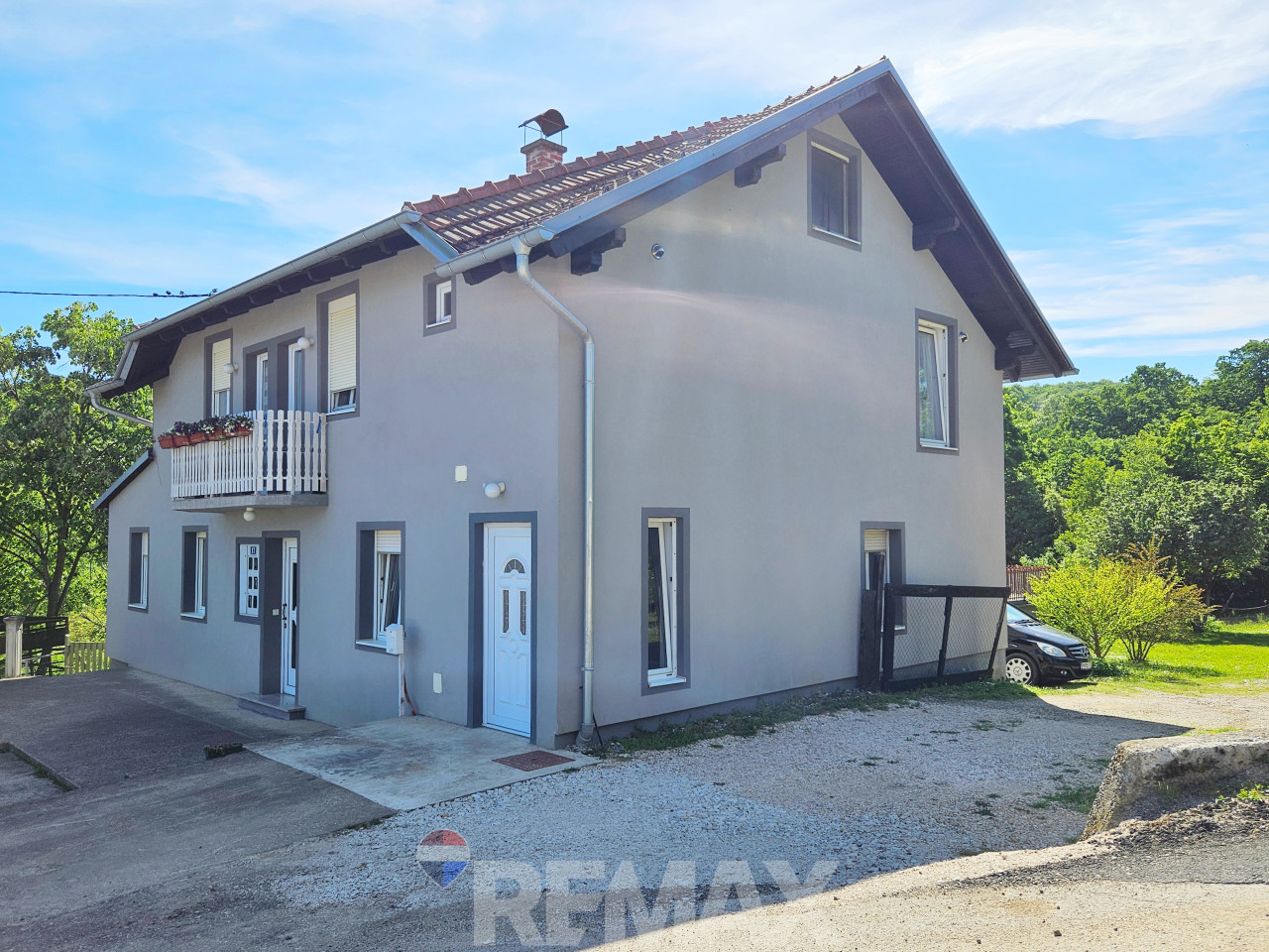 Kuća sa 5 stanova-idealno za porodicu, vrtić, starački dom i sl. 8