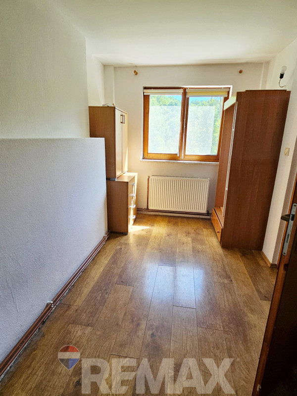 Kuća sa 5 stanova-idealno za porodicu, vrtić, starački dom i sl. 38