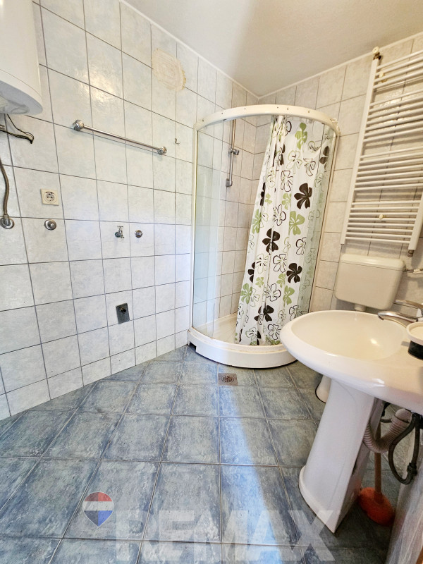Kuća sa 5 stanova-idealno za porodicu, vrtić, starački dom i sl. 39